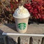 スターバックスコーヒー - トーステッド ホワイト チョコレート フラペチーノ　638円
            （お持ち帰り）