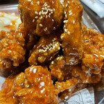 ネネチキン - ヤンニョムチキン   肝心のヤンニョムカマボコテントチープなのよねぇ。残念