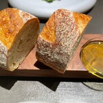 Restaurant OGATA - パンが中央に着地！