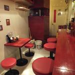 生碼麺食道 - 入口から奥にかけて