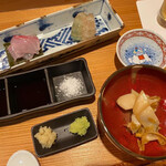 Shino Suke - 昆布締鯛、ガス海老、万寿貝バター焼