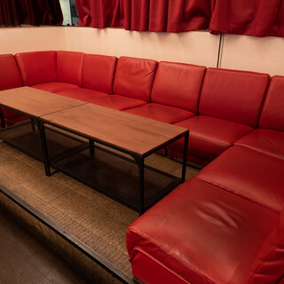 [Sofa seat] This seat can accommodate up to 12 people.