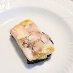 La Brianza - 愛農ポークのバスワーブルスケッタほうれん草とチーズのムース。冷菜でいただいていましたが今回温められたバスワーがとろける舌触りで、チーズやパンと一体となりひと味もふた味も違う美味しさでした☆(*^^*)
