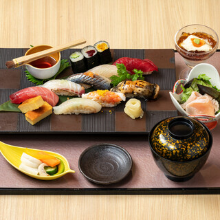 [Limited lunch on Saturdays, Sundays, and holidays] Japanese-style meal and Sushi set at a reasonable price in Ginza♪