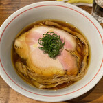 ラーメン屋 トイ・ボックス - 「醤油ラーメン」850円