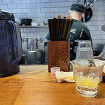 ラーメン屋 トイ・ボックス - カウンター