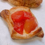 スペイン窯 パンのトラ - クリームチーズアップルパイ