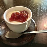 ちーふのお店 ローストビーフ - プレーン＋いちごジャムのパンナコッタ