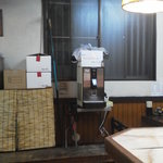 大雄ラーメン - 201212　大雄　入店すると左側に給水機があります