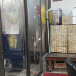 大雄ラーメン - 201212　大雄　あらためて・・・店内ぐるりの旅（入口付近）