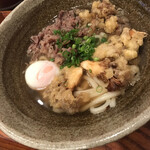 踊るうどん - 肉まいたけ天温玉ぶっかけ・温