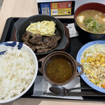 松屋 - 牛ヒレカットステーキ定食（特盛）1020円