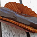 Patisserie Ravi,e relier - エクレール・ショコラ・ノワール (280円)　'12 12月上旬