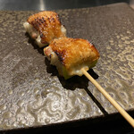 YAKITORI 燃 es - 店「くるみネギマです」　私「クルミネギマ？」店「くるみネギマ」　私「ク・ル・ミ・ネ・ギ・マ？」店「ネギをくるんでます」私「あーなるほど！」めちゃんこうまい！