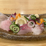 かもめ食堂 - 刺し身の盛合せ