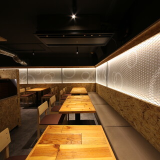 Stylish yet warm interior with wood as its main theme◎