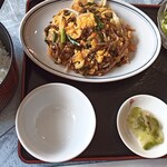 呉四川飯店 - 料理写真:牛肉玉子五目野菜のピリ辛炒め