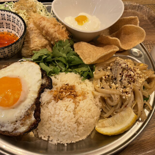 アジアンバル サワディスマイル_0