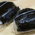 Michi No Eki Onigiri Ya Kappougi - カツオおにぎり280円税込、紀州の梅ぼしおにぎり280円税込