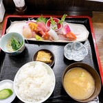 Washoku Dokoro Jinam Bou - お刺身ランチ、990円