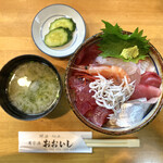おおいし - ・海鮮丼 1,800円/税込