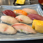 寿司の海女屋 - にぎりランチ おまかせにぎり8かん 1500円。