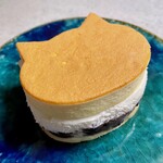 ベーカリー＆カフェ ブルージン - あんこ＋ホイップクリーム