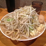 豚星。 - 小ラーメン（野菜・ニンニク￥650）味玉（￥100）12/12/2012冬用乳化型スープ