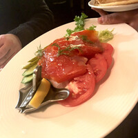 スンガリー 新宿東口本店 - ブリヌイで巻くロシア式フレッシュサーモンマリネ♪