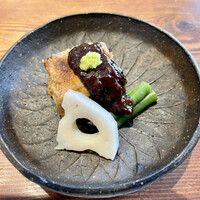 喜楽 - 先付。揚げ胡桃豆腐。