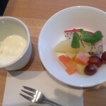 ニャーヴェトナム・プルミエ銀座 - (10/31 セットのヨーグルト&フルーツ)