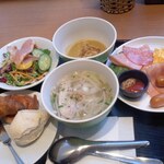 ニャーヴェトナム・プルミエ銀座 - 11/3 洋朝食 フォー&カレー(ヨーグルト&フルーツ画像なし)