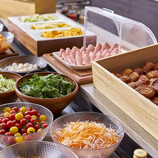 大好評のランチサイドビュッフェ