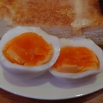 ヤザワツゥー - ゆで卵の断面　これは良い感じの茹で卵！