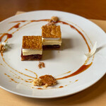 よし奈 - このようなタルトタタン様に産まれて初めて出逢いました(´-ι_-｀♡ 3時間煮込んだりんごにサクサクのパイ生地にほわほわくりーむ。