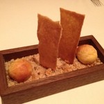 ルカンケ - アミューズは、じゃがいものサブレとグジェール