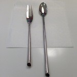 タカノフルーツパーラーパフェリオ - 華奢なパフェ用のスプーンとホーク