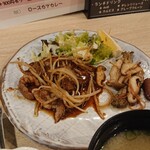 おばんざい手結 - 選べるおかず二種  牛焼肉と牡蠣のバター焼き