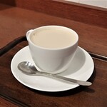 Ueshima Kohi Ten - リッチミルク紅茶　440円