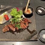 味乃華 - 島根和牛サーロインステーキ。うーん、固めの旨みの少ないお肉でした