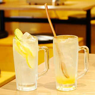 約80種類と豊富なドリンクは、飲み放題でもご提供しております