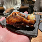 とり茶太郎 - ホロホロ鳥手羽元燻製、金柑燻製、スカルモツァ燻製