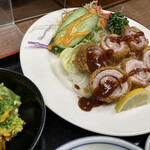 飯山食堂 - 日替り 豚肉のハムチーズロール定食 700円