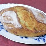 メゾンカイザー - ピスタチオのパン