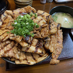 炭火焼き豚丼専門店 豚小家 - 