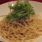 生碼麺食道 - 【夜メニュー】「サンマーリアンの油そば　～しょうゆ～」：浅草開化楼の麺の小麦の旨みが、まろやかな鶏油に縁どられて
      香ばしい事この上なし♪
      