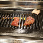手もみたれ焼肉 肉匠あたご - 焼き台