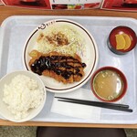 基山パーキングエリア（上り線）スナックコーナー - 手仕込みとんかつ定食【690円】