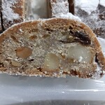 パンとお話 アップルの発音 - シュトーレン　ぶどう　断面