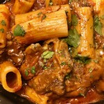 ヴィノテカ・メッシーナ - とろっとろ牛テールパスタ